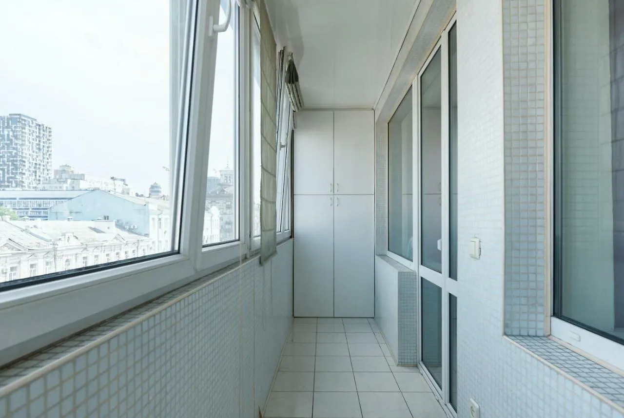 Apartmán V80-18 MODERN TWO 2 LARGE SEPARATE BEDROOMS - 80 m2 CENTRAL LOCATION, OLYMPIC STADIUM - GULLIVER MALL - Velyka Vasylkivska St, 80 Kyjev Ukrajina