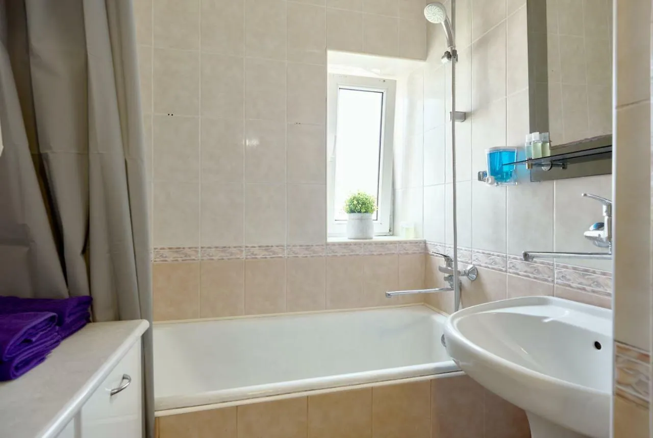 V80-18 MODERN TWO 2 LARGE SEPARATE BEDROOMS - 80 m2 CENTRAL LOCATION, OLYMPIC STADIUM - GULLIVER MALL - Velyka Vasylkivska St, 80 Kyjev
